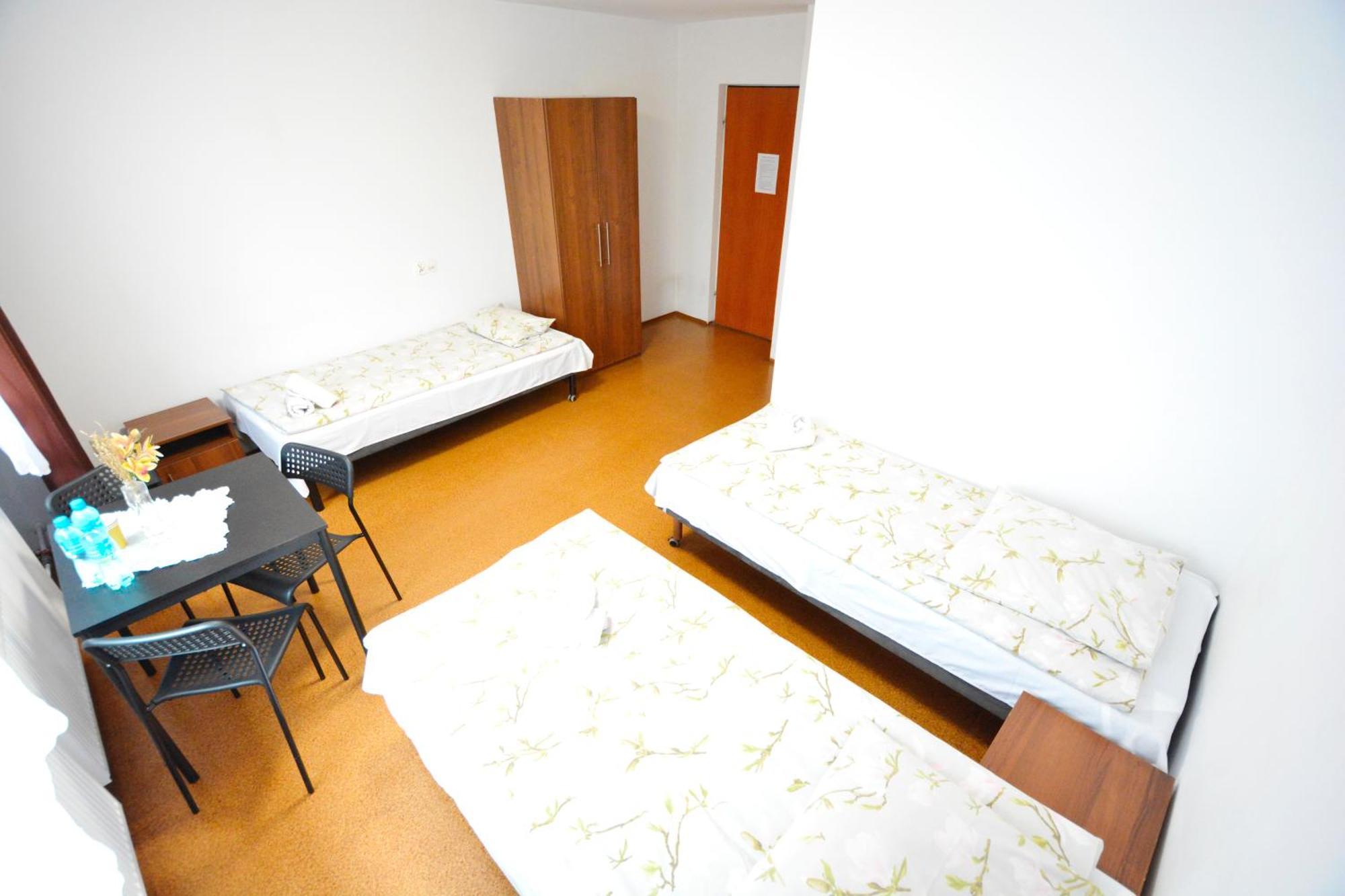 Twoj Hostel Битом Екстериор снимка