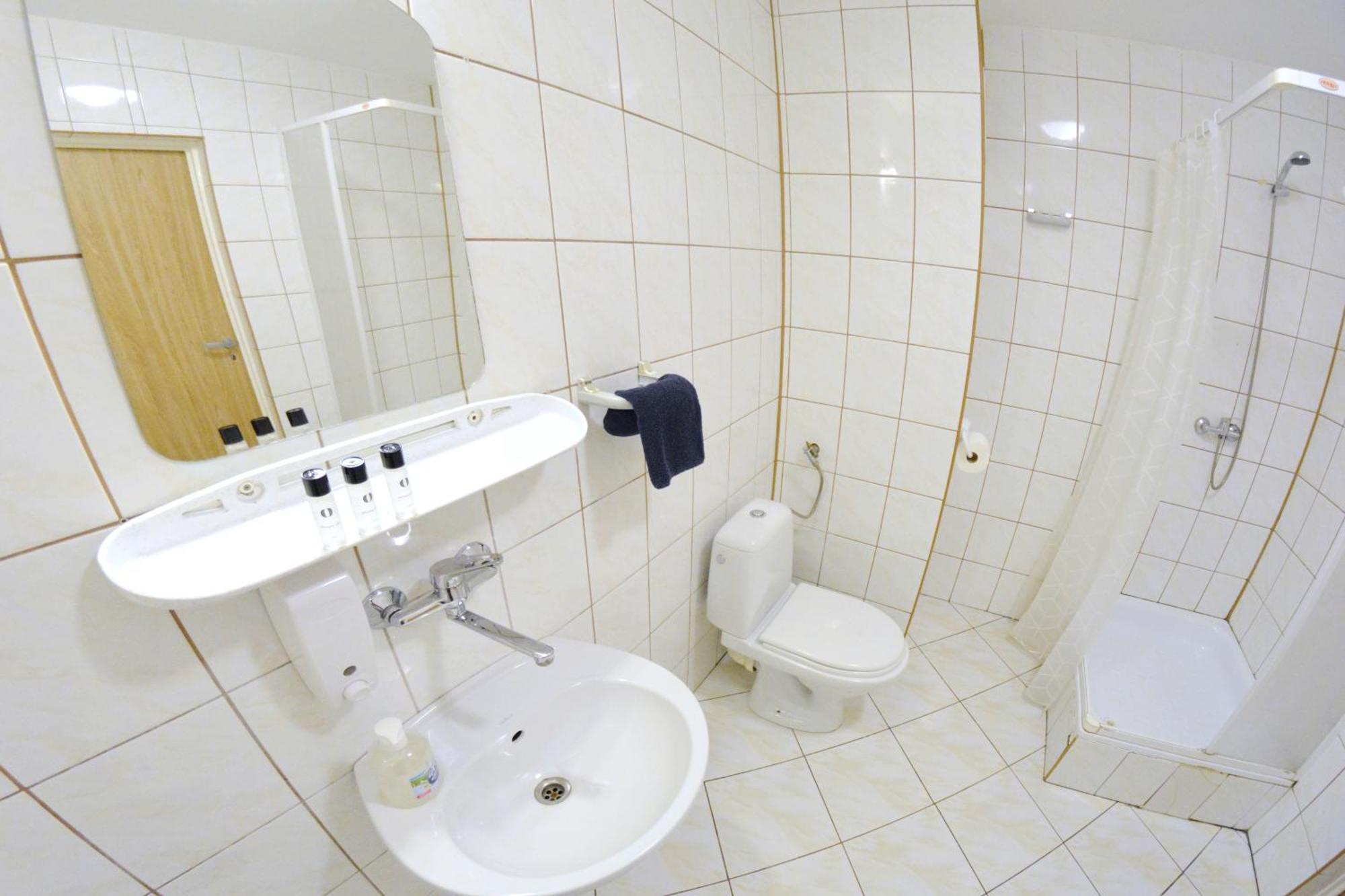 Twoj Hostel Битом Екстериор снимка