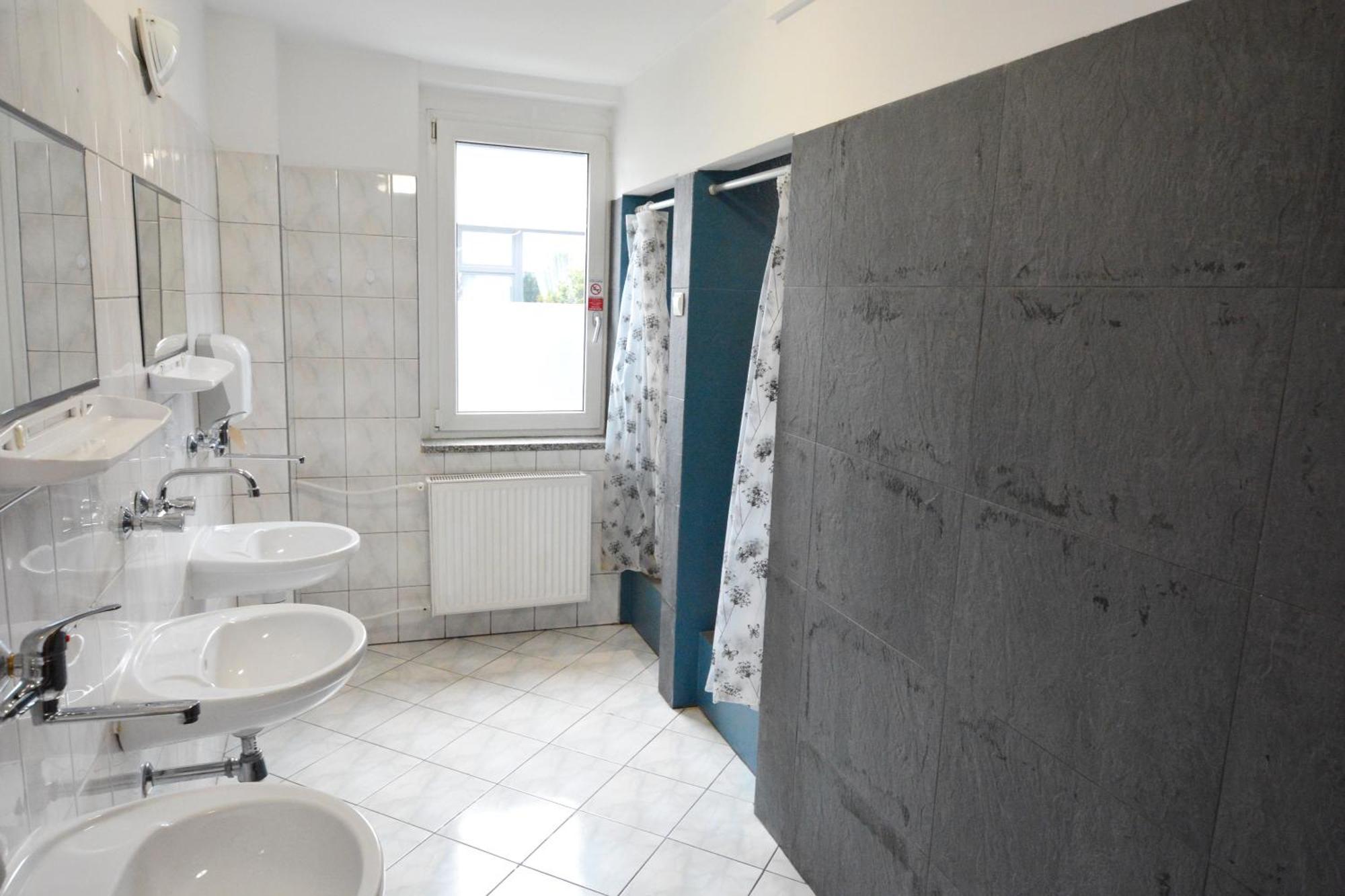 Twoj Hostel Битом Екстериор снимка
