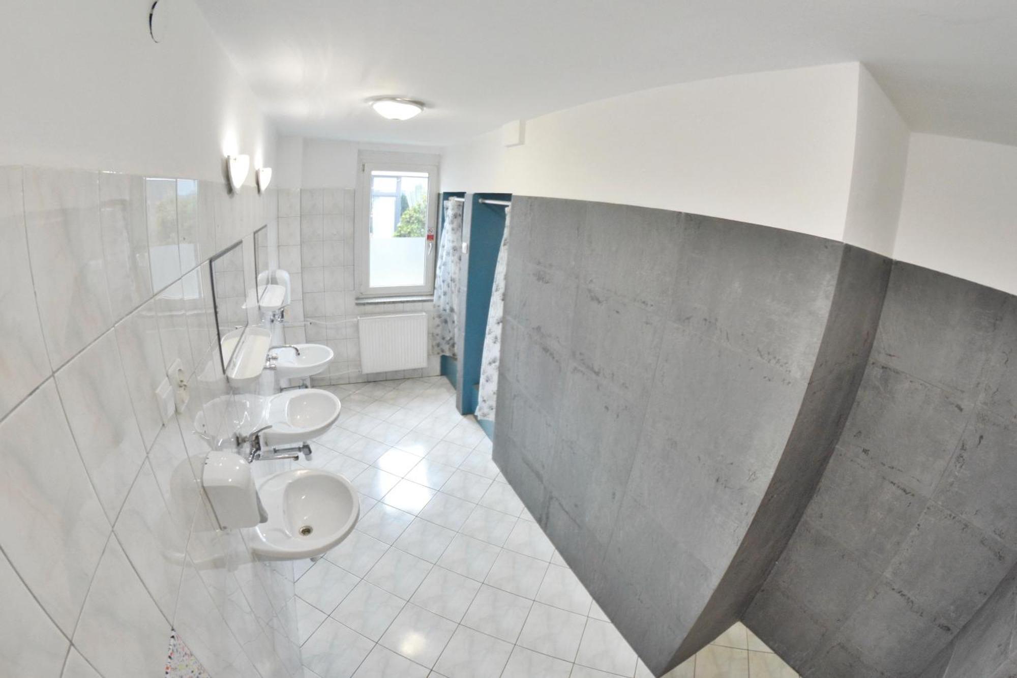 Twoj Hostel Битом Екстериор снимка