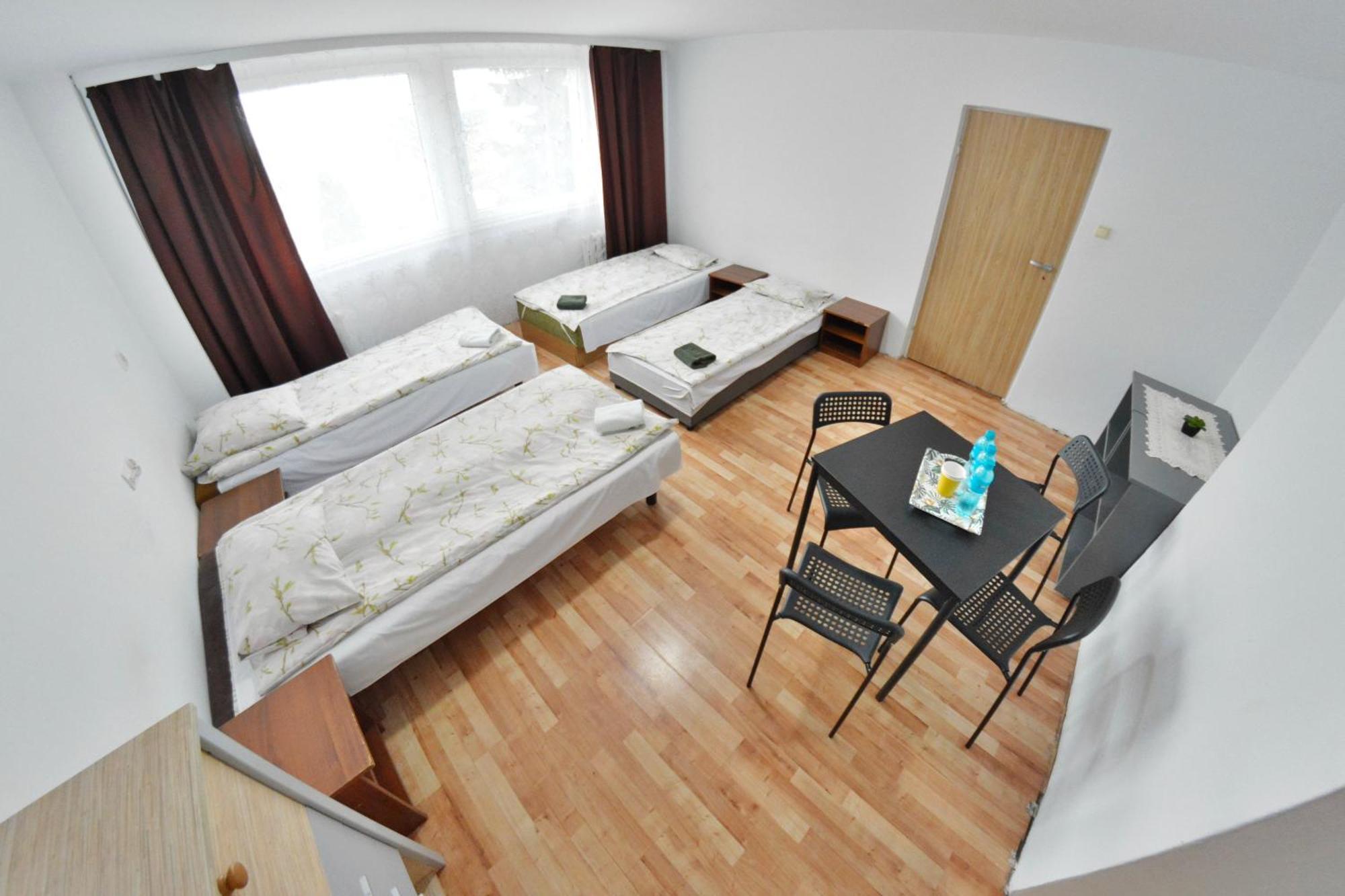 Twoj Hostel Битом Екстериор снимка