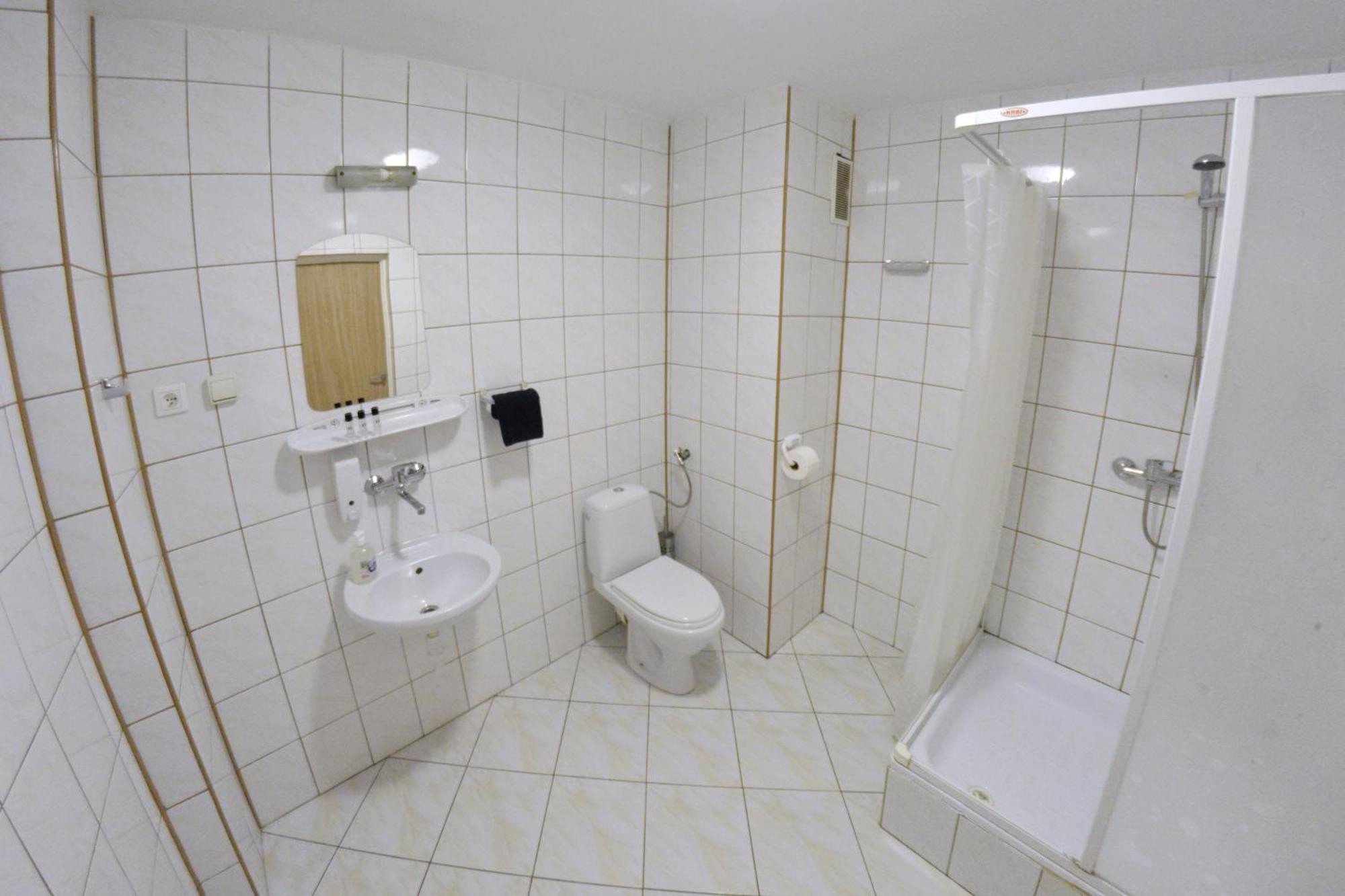 Twoj Hostel Битом Екстериор снимка