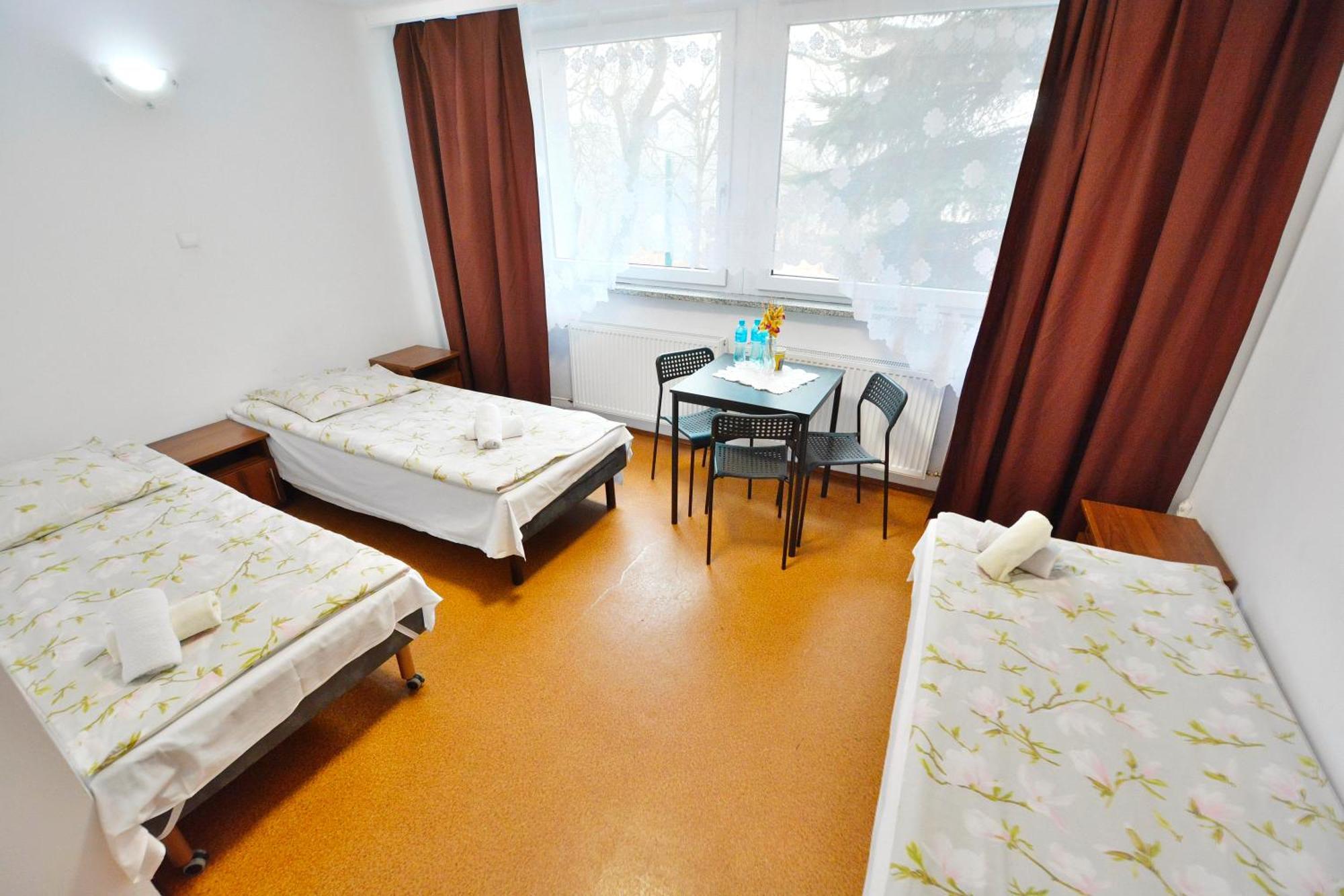 Twoj Hostel Битом Екстериор снимка