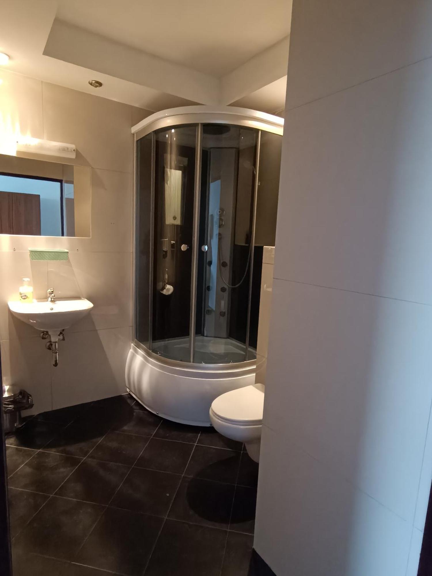Twoj Hostel Битом Екстериор снимка